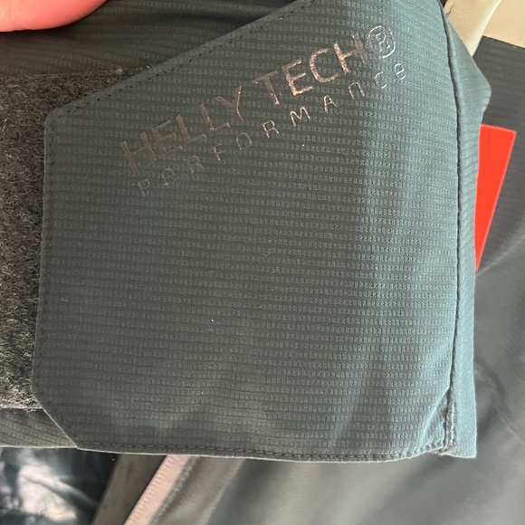 Helly Hansen Powchaser Lifalot Insulated Jacket. Size medium. - Picture 4 of 8